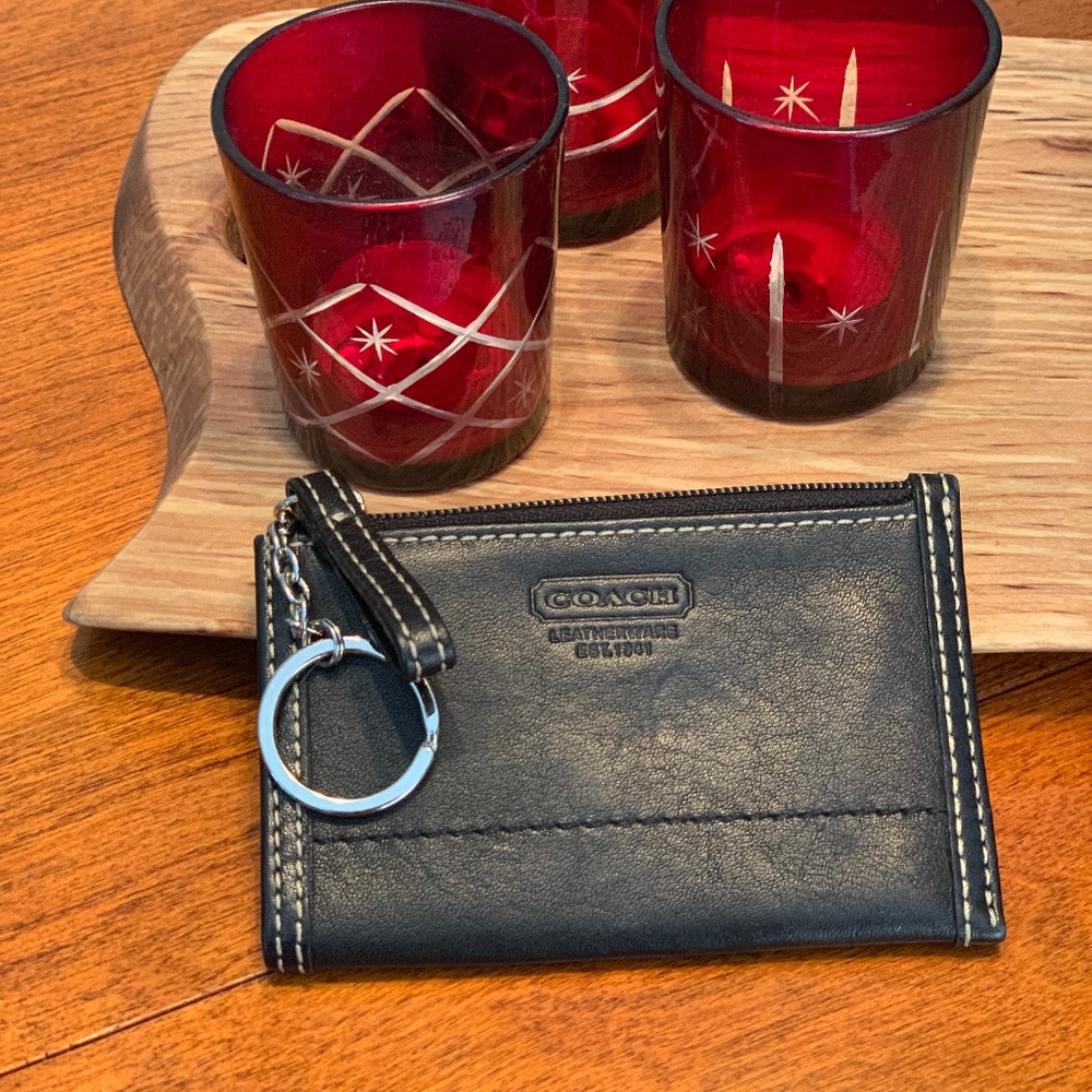 EUC Coach Leather Coin Purse with Key Chain